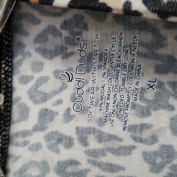 Womens sleeveless animal print top - Picture 3 of 3